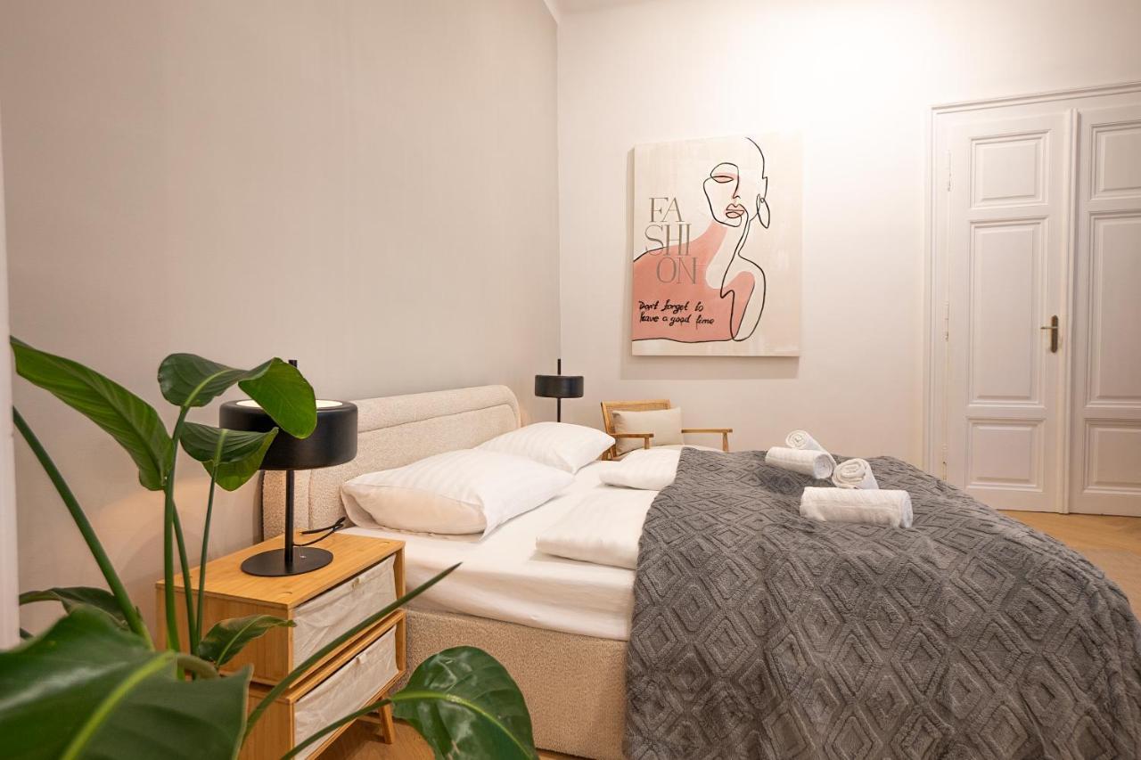 Spacious 110М2 Flat In The City Center Vienna Exterior photo
