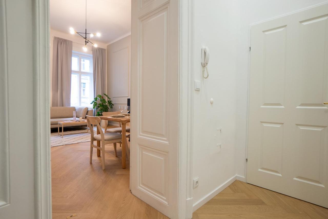 Spacious 110М2 Flat In The City Center Vienna Exterior photo