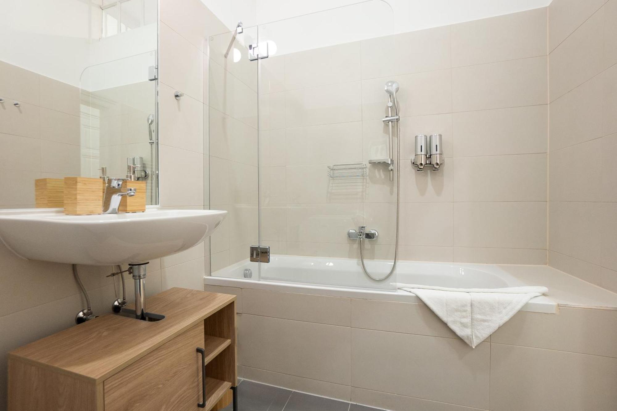Spacious 110М2 Flat In The City Center Vienna Exterior photo